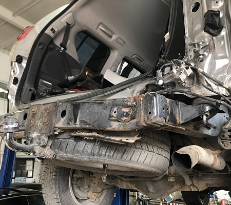 Toyota Land Cruiser Prado 150 Сильный удар в зад.